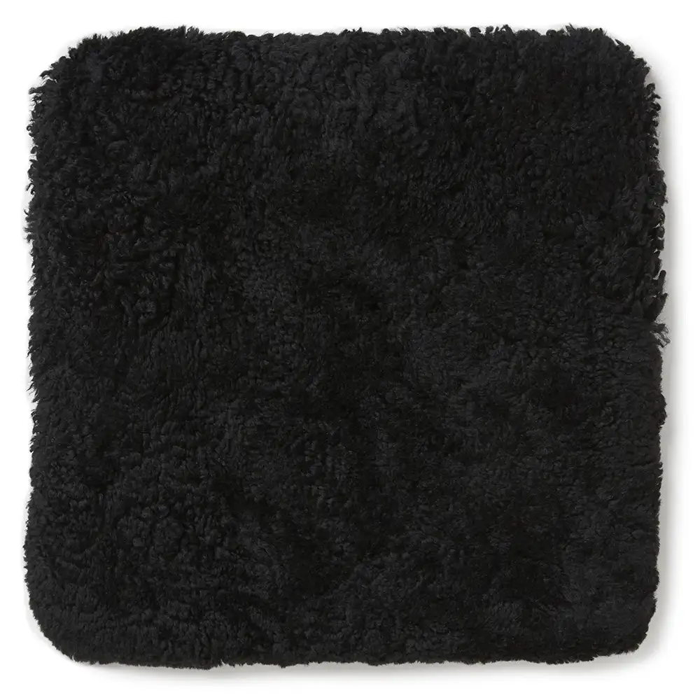 Skinnwille, Curly Sittdyna fårskinn 40x40 cm Black