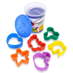Play-Doh med lokk og fargerike former i forskjellige former