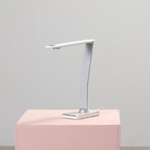 Minimalistisk bordslampa