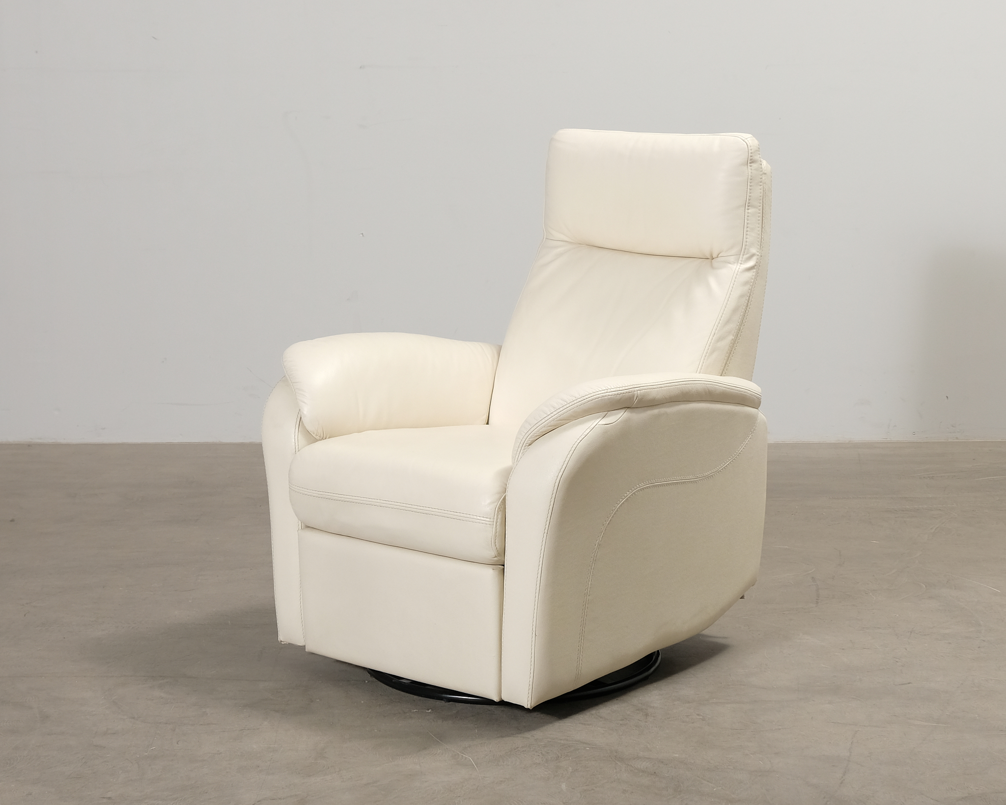 Reclinerfåtölj i skinn naturvit