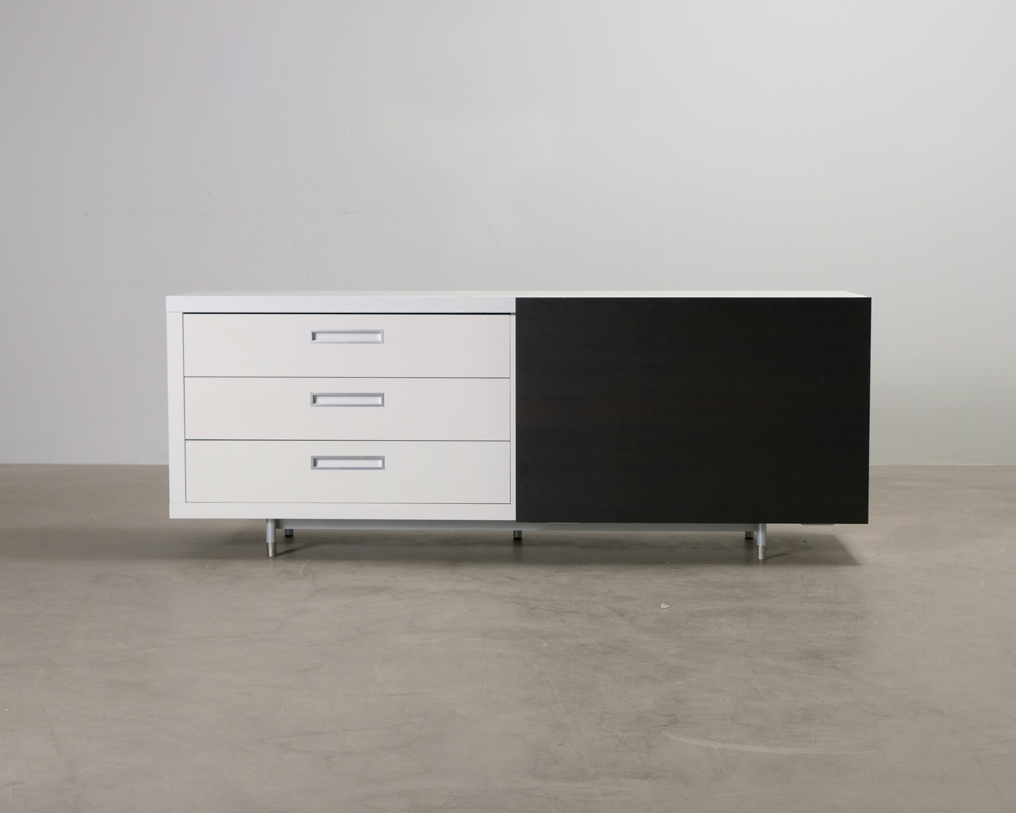 Ligne Roset byrå svart / vit