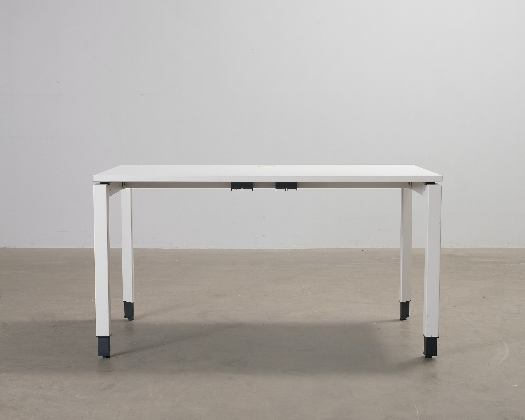 Steelcase FrameOne arbetsbord vit