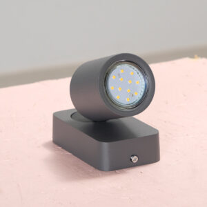 Vägglampa svart