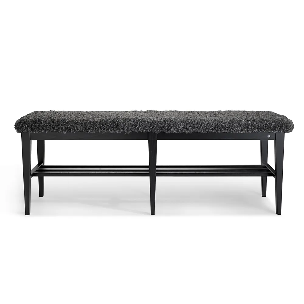 Oscarssons Möbel, Nadja Bänk 130 cm Svartbetsad Ask/Fårskinnslook Grå