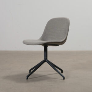 Muuto Fiber Side kontorsstol grå