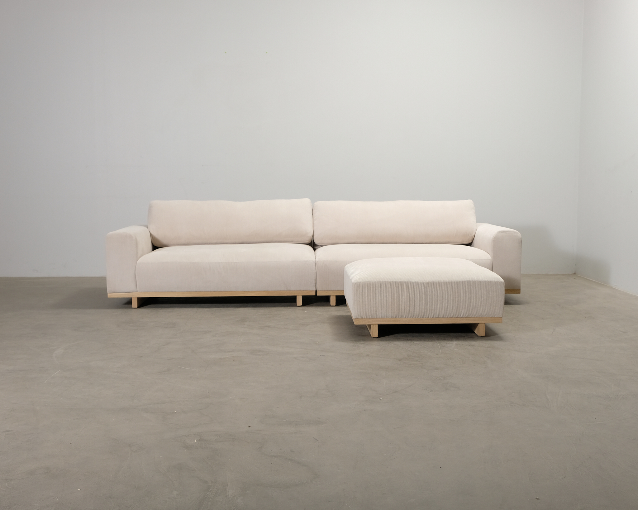 Sofacompany 3,5 sits Aya soffa med fotpall beige