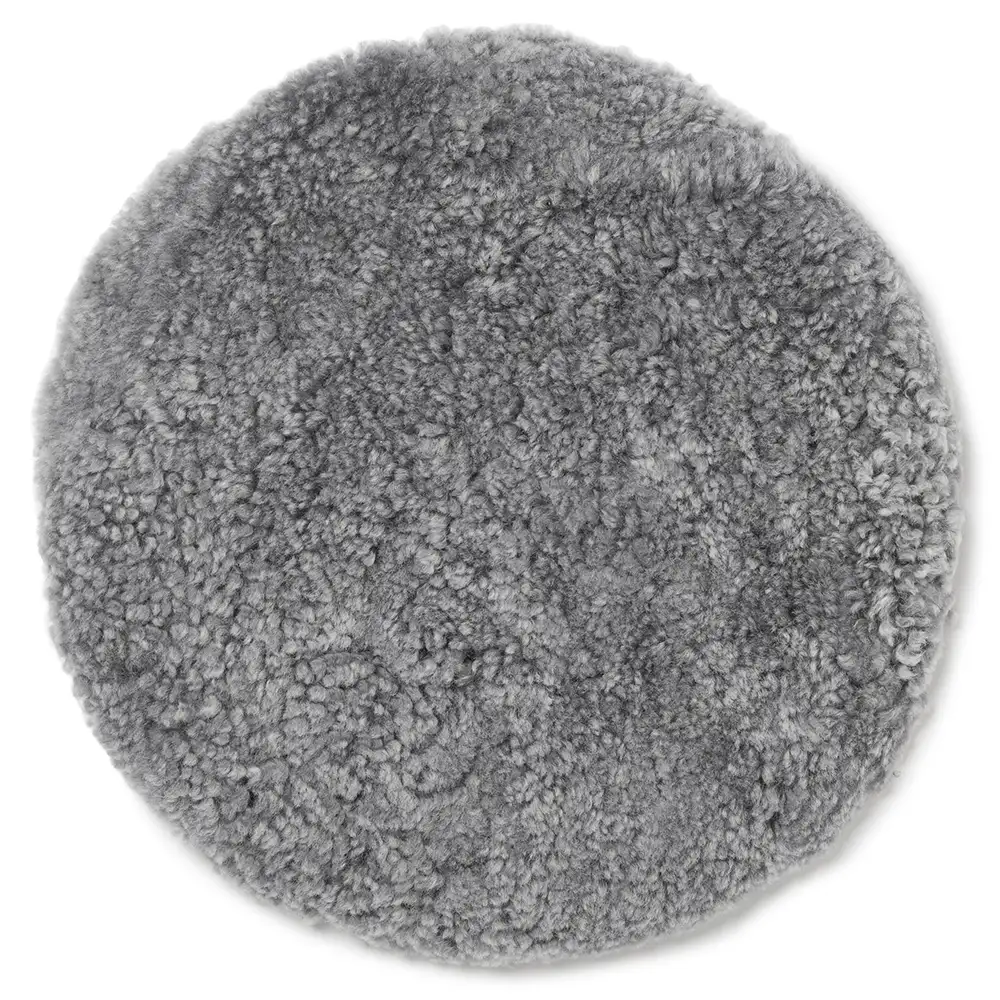 Skinnwille, Curly Sittdyna ø34 cm Charcoal grey Silver