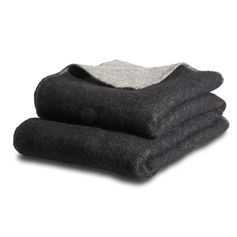 Skargaarden, Nappa Pläd Black/Grey