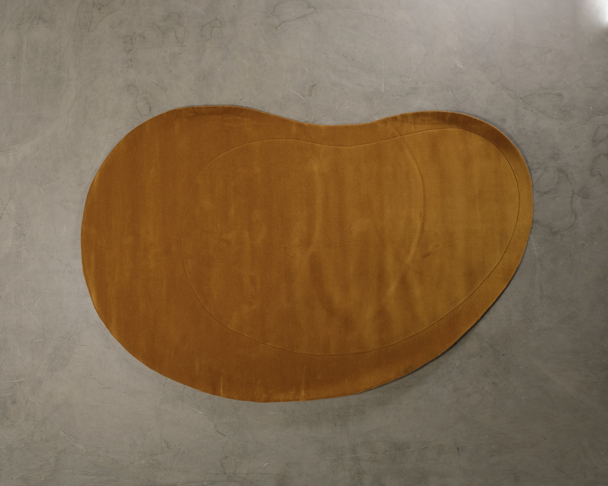 Layered Residue matta 235 x 350 cm ockra