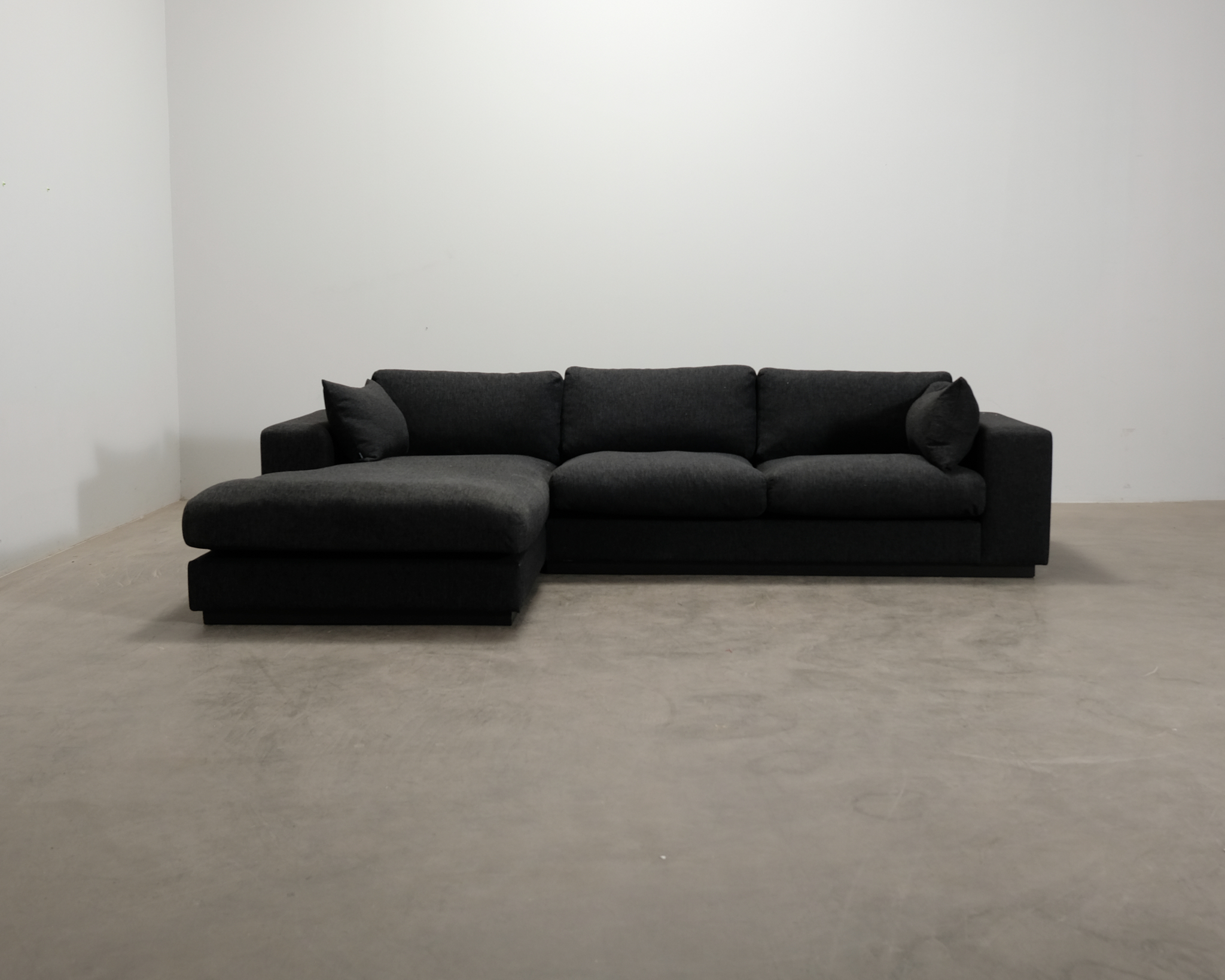 Bolia Sepia 3-sits soffa med schäslong mörkgrå