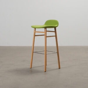Normann Copenhagen Form 75 cm barstol grön