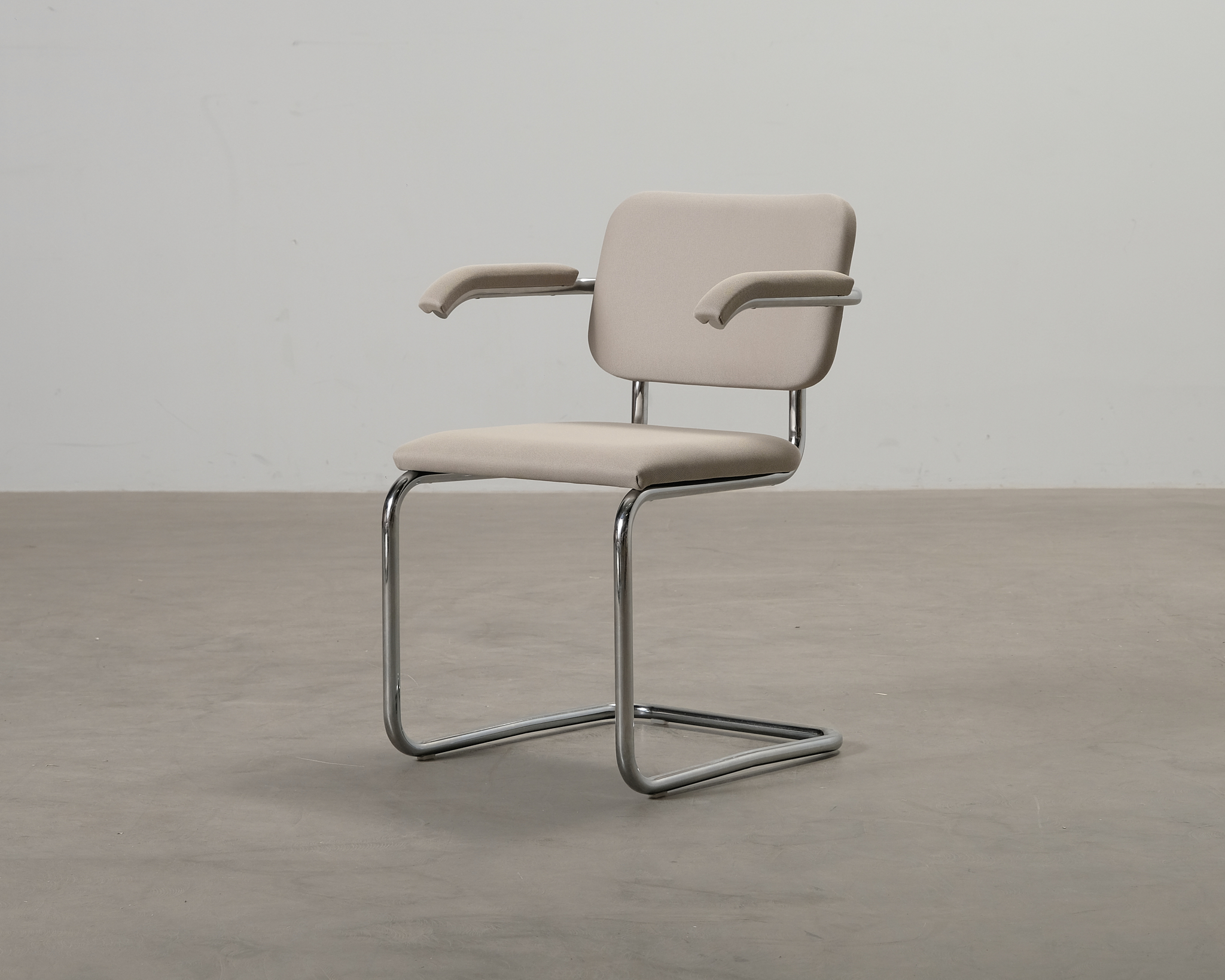 Knoll Cesca stol med armstöd gråbeige