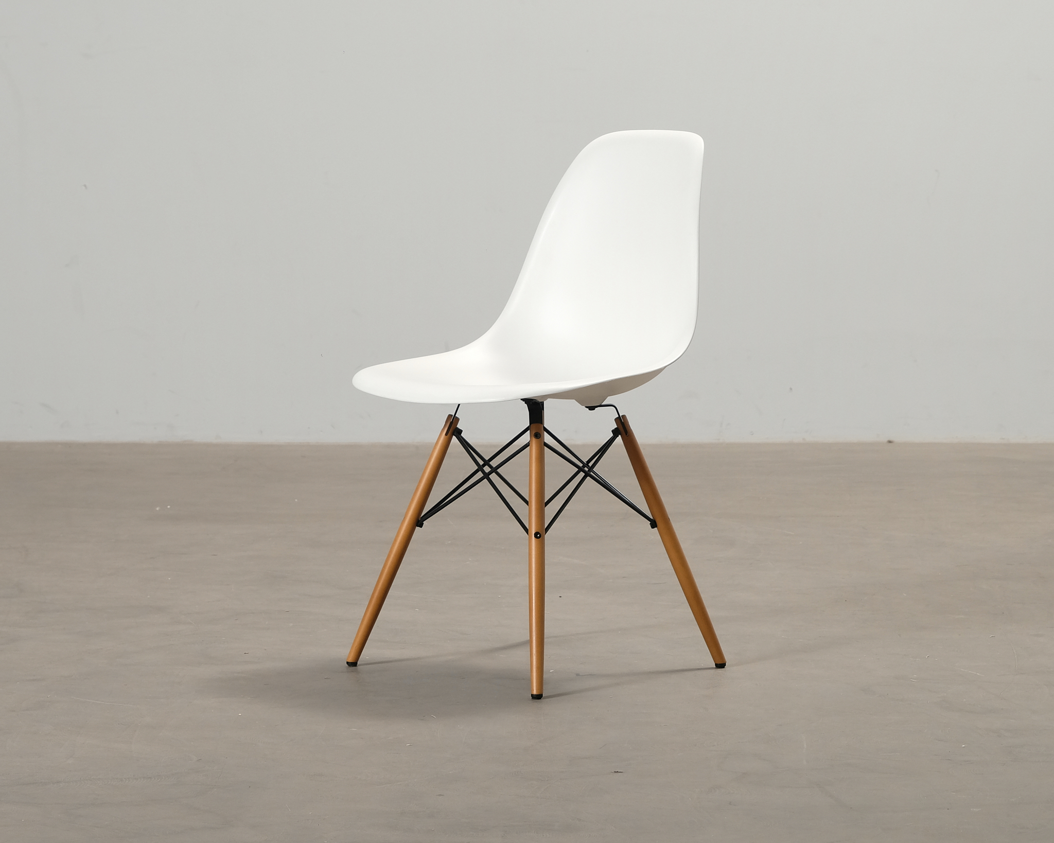 Vitra Eames DSW stol vit
