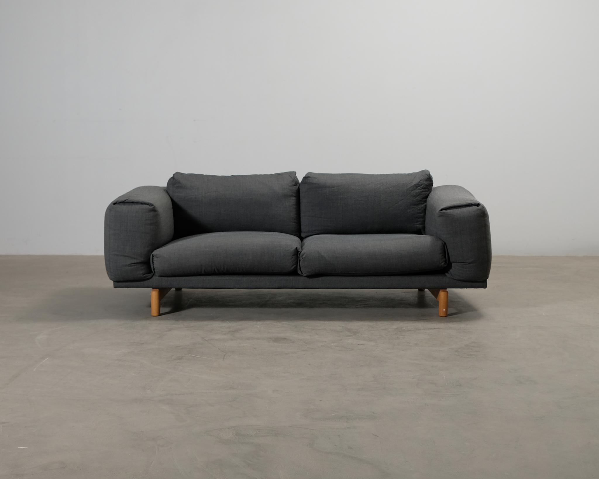 Muuto Rest 2-sits soffa grå