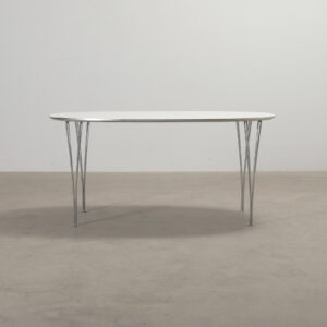 Fritz Hansen Superellipse bord
