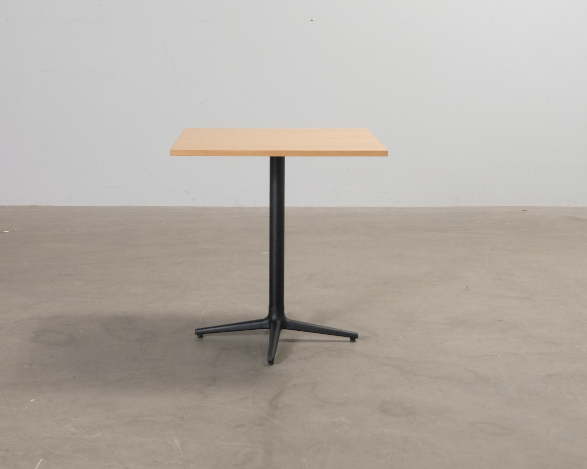 Normann Copenhagen Allez 4L bord naturfärg / svart
