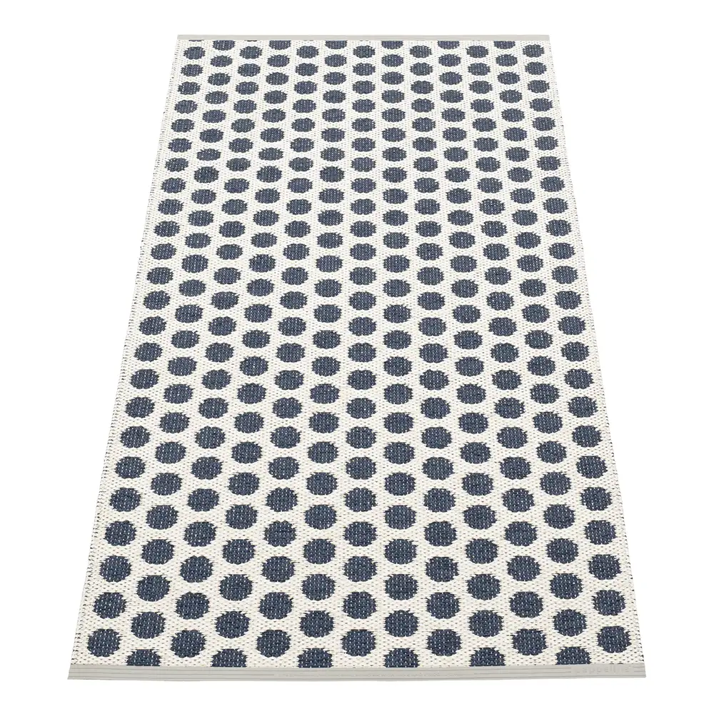 Pappelina, Noa matta 70x150 Dark Blue/Vanilla