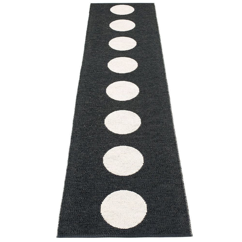 Pappelina, Vera matta 70x300 cm black/vanilla