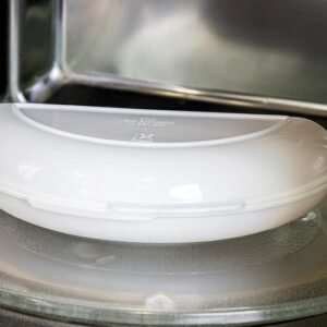 Easy Clean Valkoinen muovinen mikroaaltomunankeitin