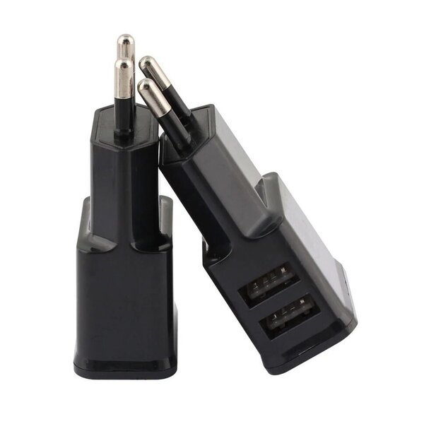 USB ja 220 V pistoke