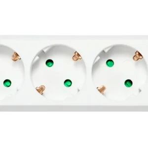 Deltaco  GT-0310 2 xUSB, 3 AC-pistorasia(a)-osainen jatkojohto, 1,5m, Valkoinen