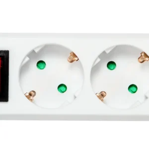 Deltaco pistorasia 3xCEE 7/3 1xCEE 7/7 jatkojohto kytkimellä 1,5m, valkoinen