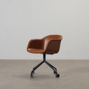 Muuto Fiber kontorsstol brun läder