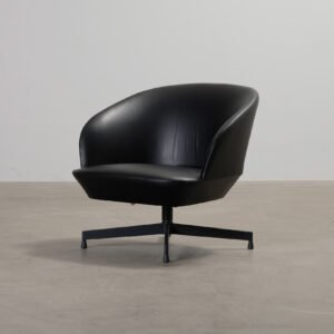 Muuto Oslo skinnfåtölj svart