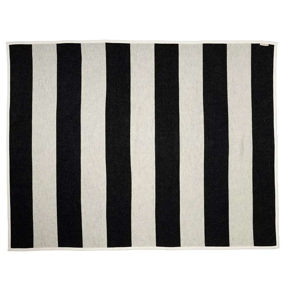 Pappelina, Bob pläd Black/ Vanilla 140 x 180 cm