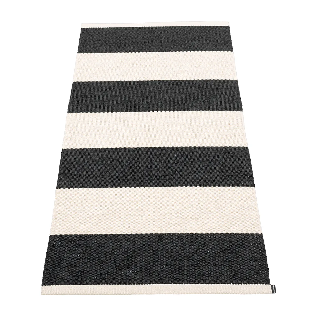 Pappelina, Bob matta Black/Vanilla 70 x 150 cm