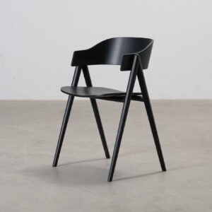 Forms & Objects Hennie matstol svart