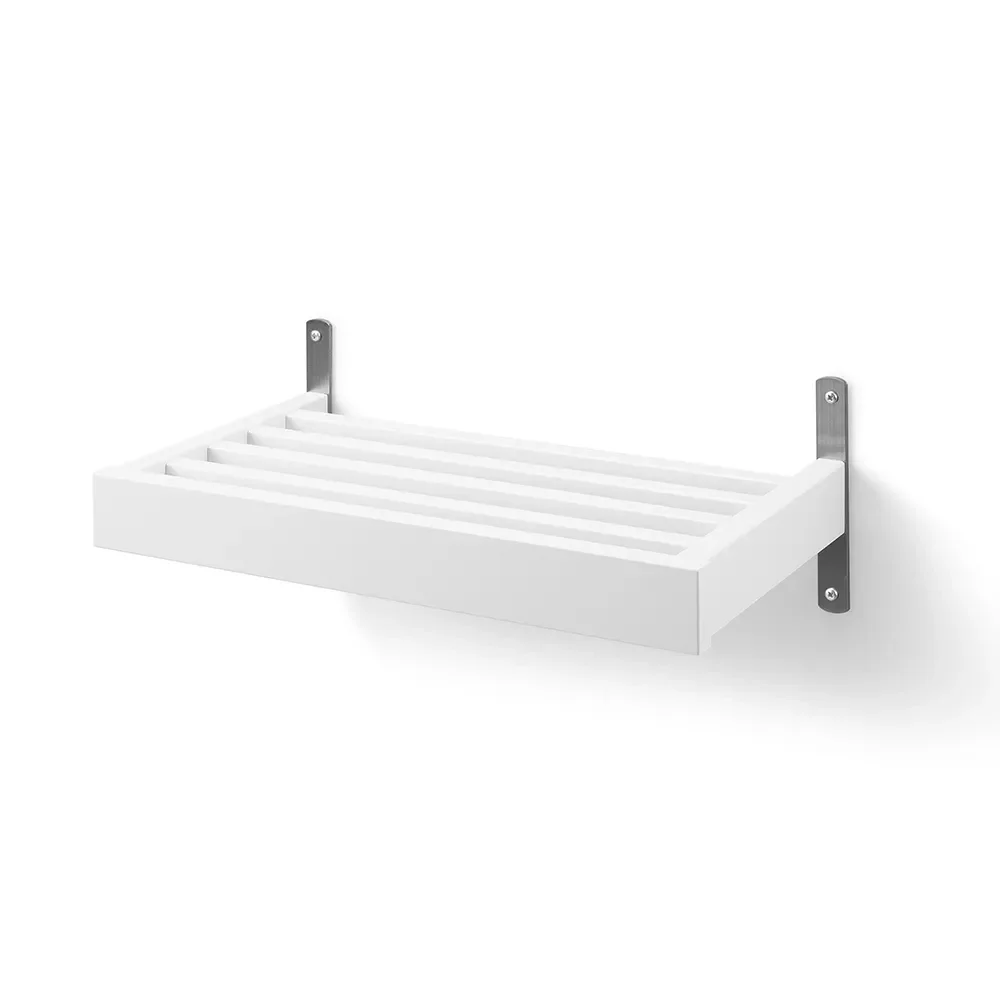 Oscarssons Möbel, Nadja Skohylla 50 cm väggmonterad Vitlackad Björk/Slipat stål