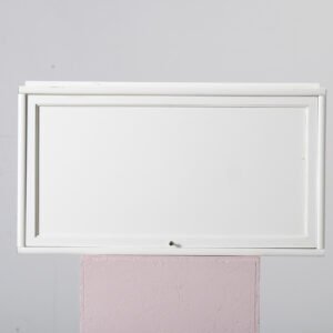 Boknäs Pärmvitrin med trädörr D39