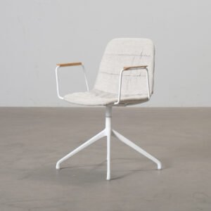 Viccarbe Maarten stol med armstöd