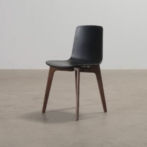 Enea Lottus matstol svart