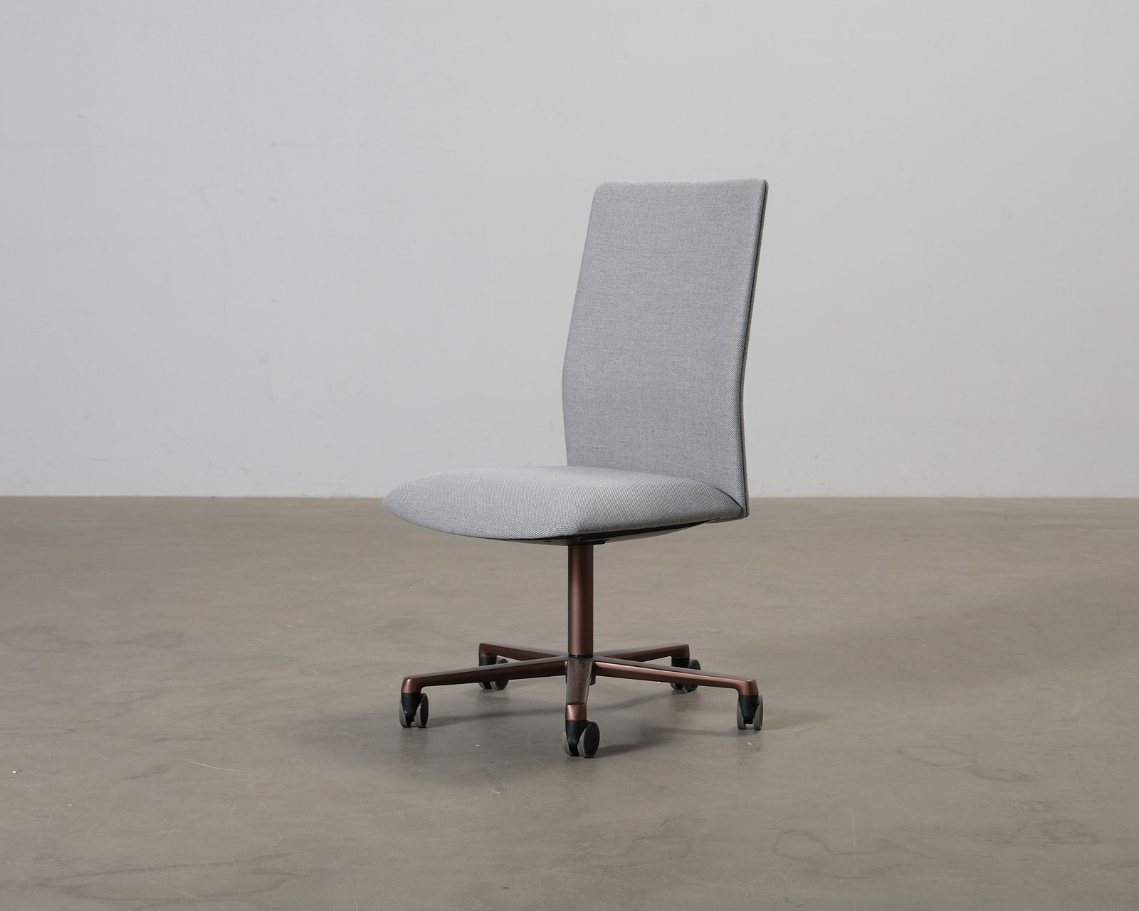 Arper Kinesit Met skrivbordstol grå / brun