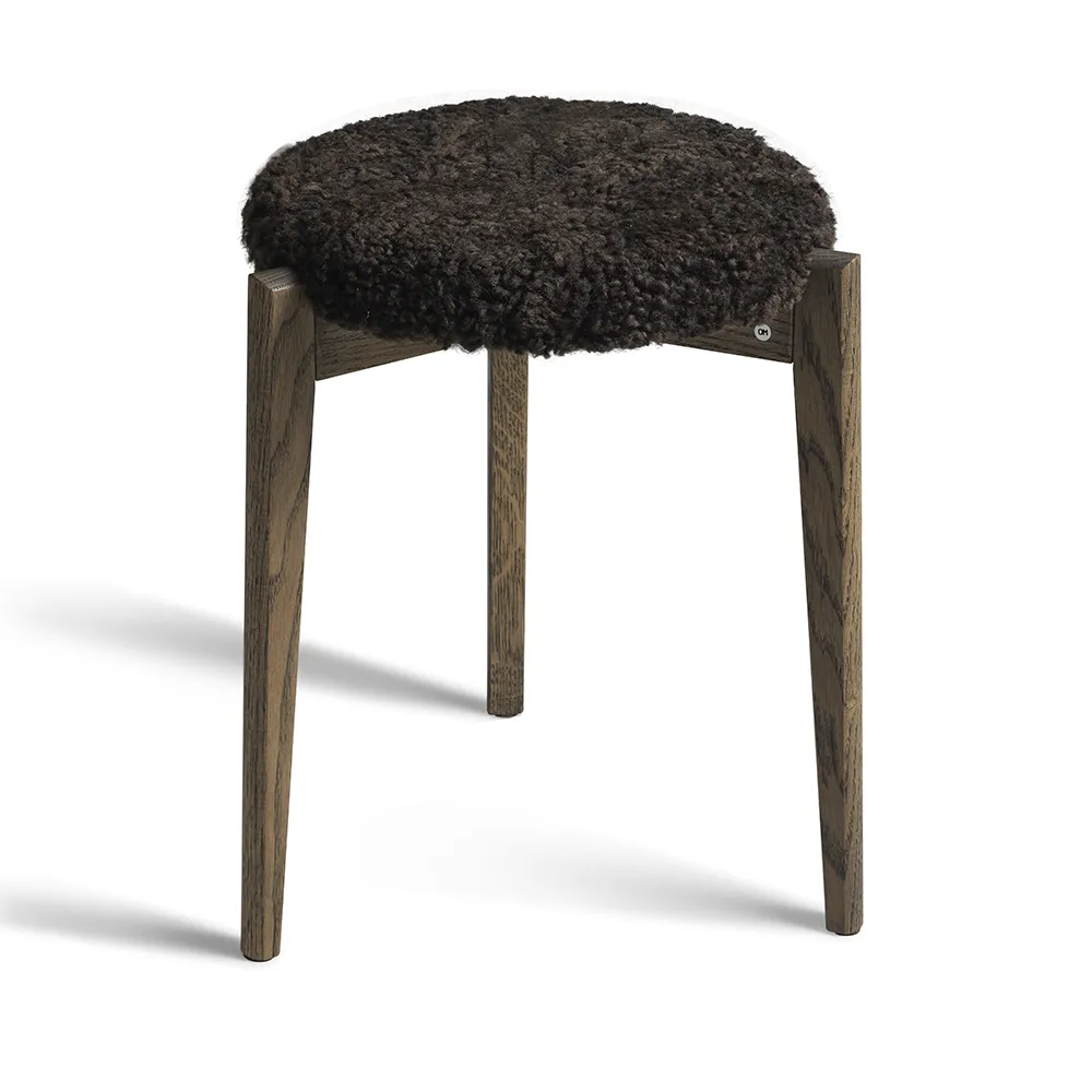 Oscarssons Möbel, Vinz Pall Rökt Ek/Fårskinn Brun