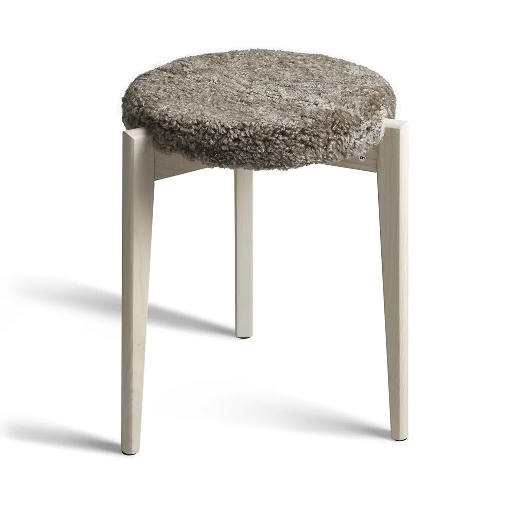 Oscarssons Möbel, Vinz Pall Vitoljad Ask/Fårskinn Sahara