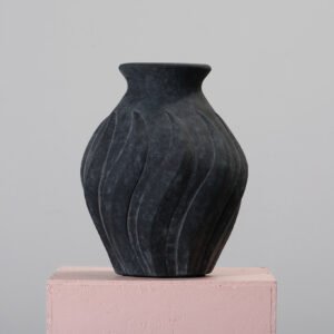 Dusty Deco Swirl vas svart