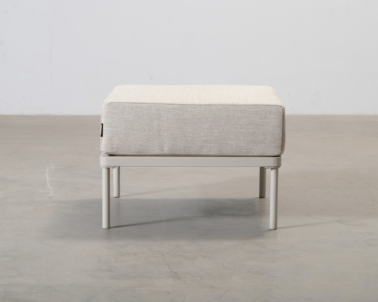 Sofacompany Hadley Outdoor fotpall ljusbeige