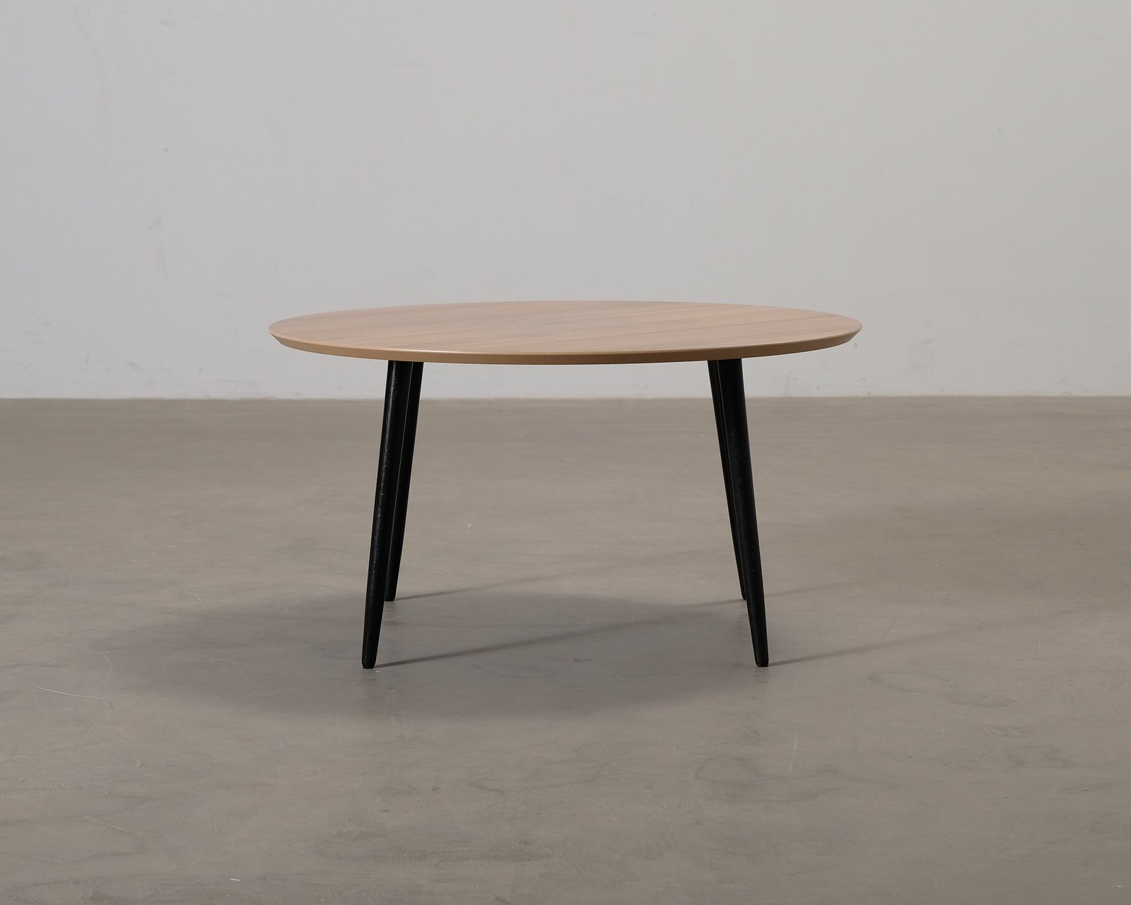 Sofacompany Hubert soffbord ø 90 cm valnöt / svart