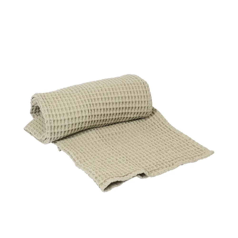 Ferm Living, Badhandduk i Ekologisk Bomull Light Celedon