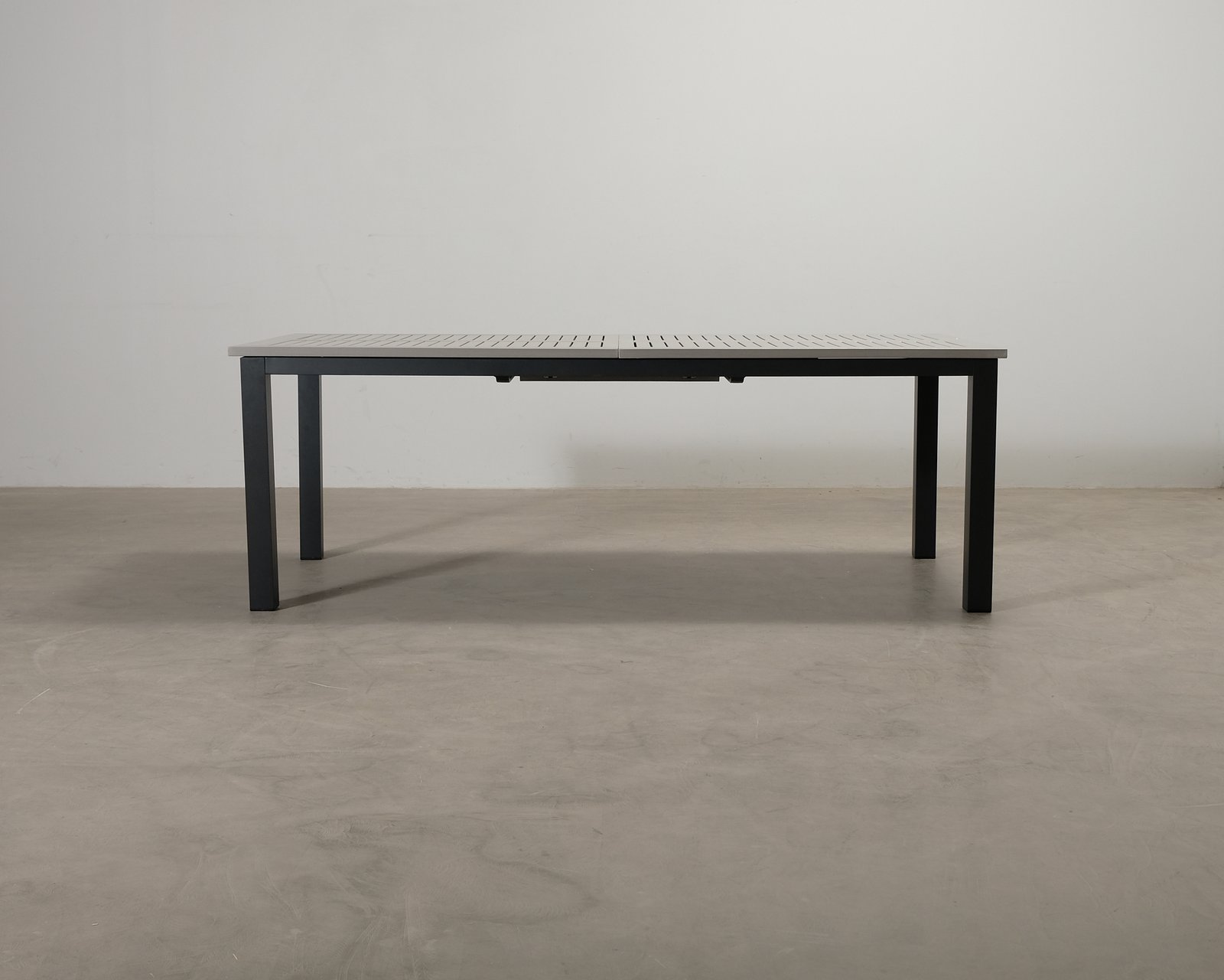 Comfort Garden Monaco utdragbart utebord grå / svart