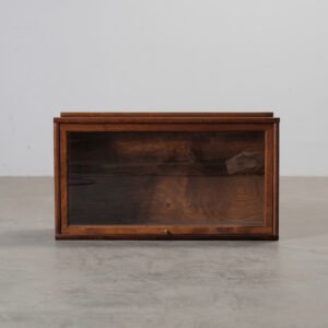 Boknäs vitrin med glasdörr D39