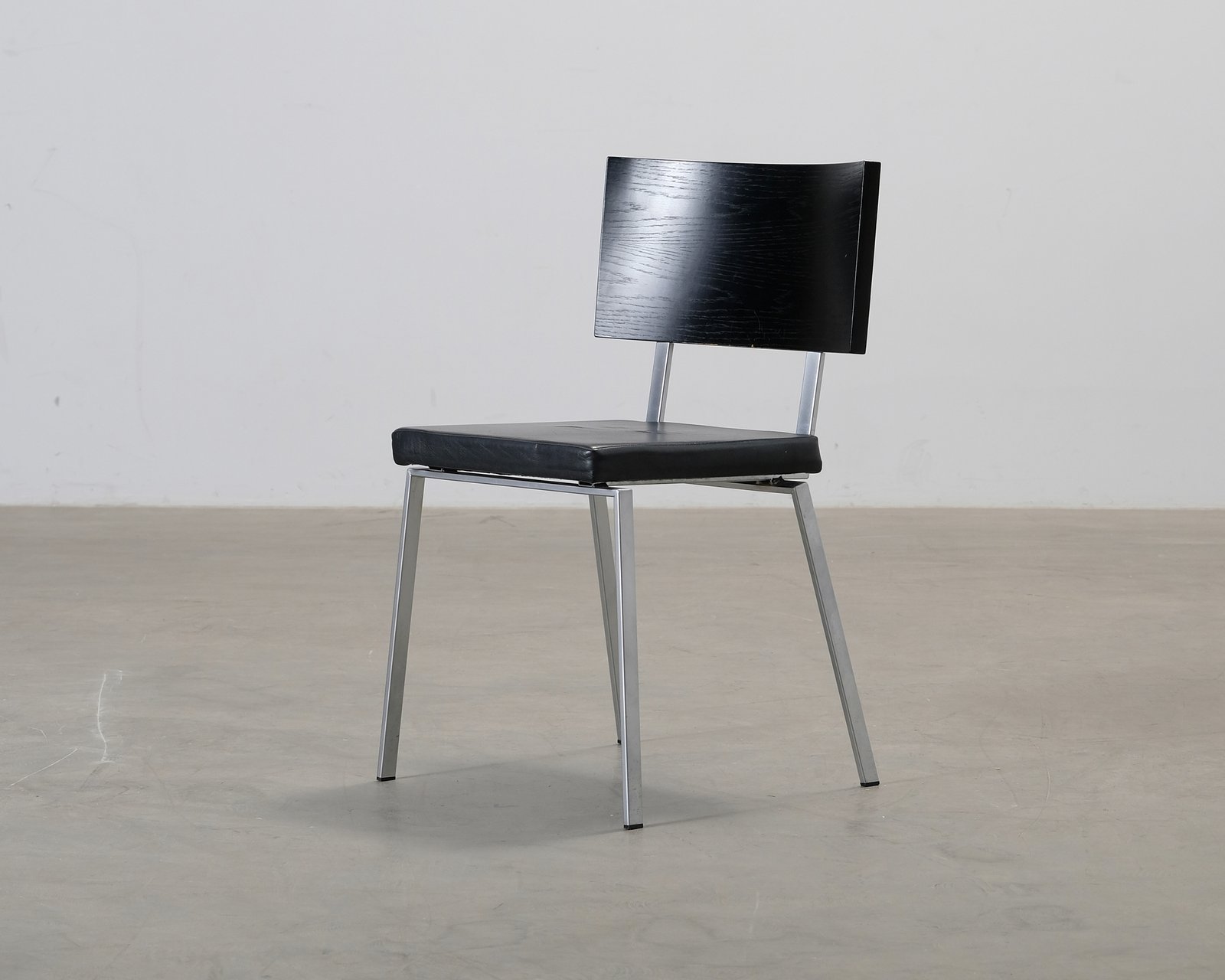 Karl Andersson & Söner Trippo matstol svart