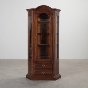 Vitrinskåp i trä