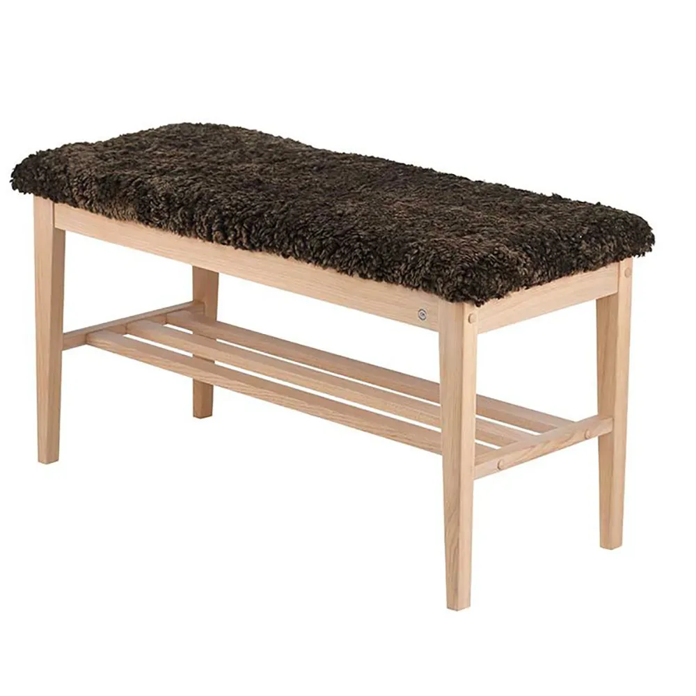 Oscarssons Möbel, Nadja Bänk Vitoljad Ek/Fårskinn brun