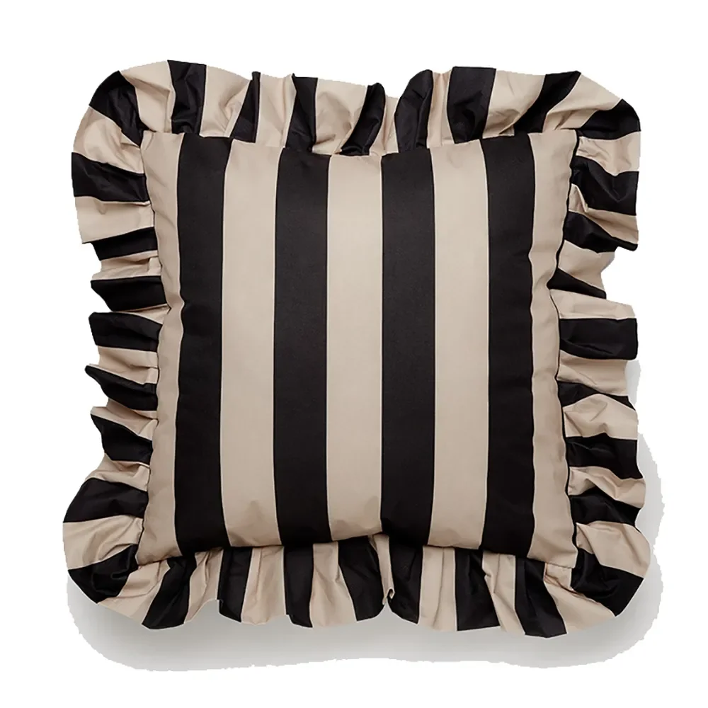 Garden Glory, Prydnadskudde med volang 45x45 cm Svart/Beige