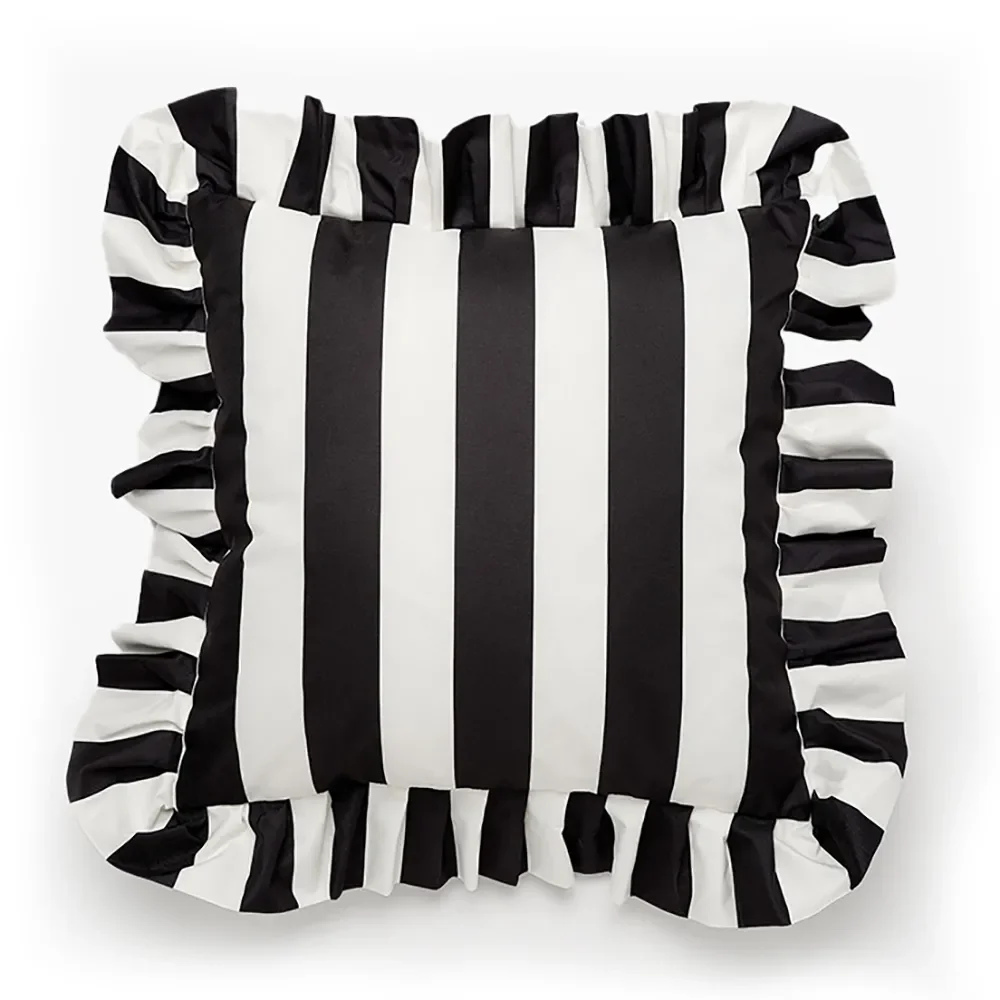 Garden Glory, Prydnadskudde med volang 45x45 cm Svart/Vit